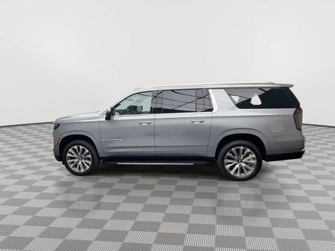 Certified 2025 Chevrolet Suburban High Country w/ Sun And Tow Package AWD/4WD image 42