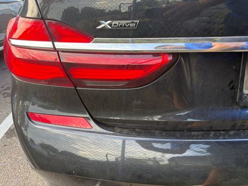 Used 2018 BMW 750i xDrive AWD/4WD image 4
