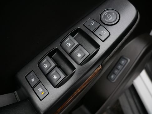 Used 2017 Chevrolet Tahoe LT image 19