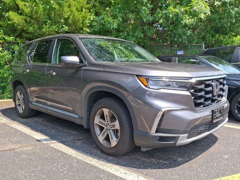 Certified 2025 Honda Pilot EX-L image 1