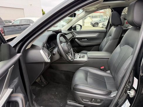 Used 2025 MAZDA CX-70 3.3 Turbo w/ Preferred Package AWD/4WD image 8