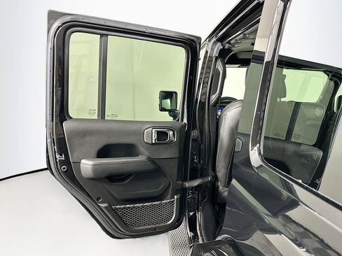 Used 2023 Jeep Wrangler Unlimited Sahara image 26