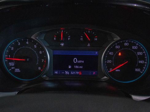 Used 2023 Chevrolet Traverse LT image 14