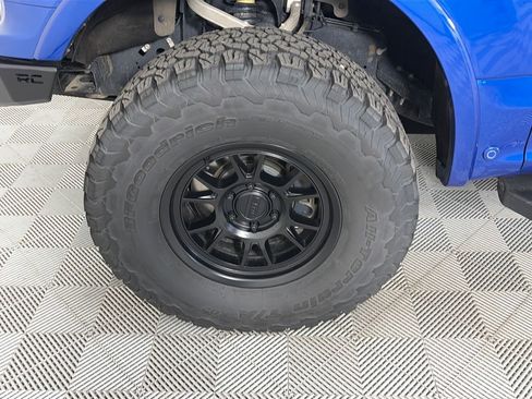 Used 2018 Ford F150 Lariat w/ Equipment Group 502A Luxury image 8