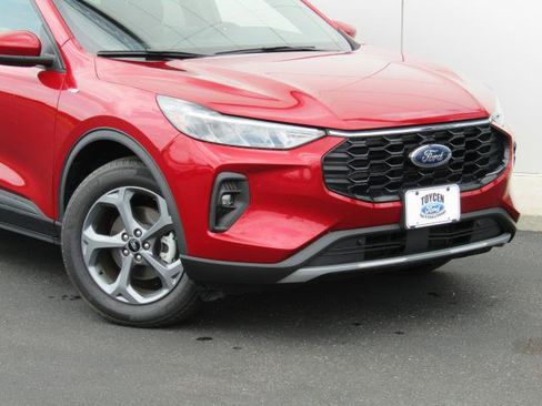 Used 2025 Ford Escape ST-Line Select AWD/4WD image 3