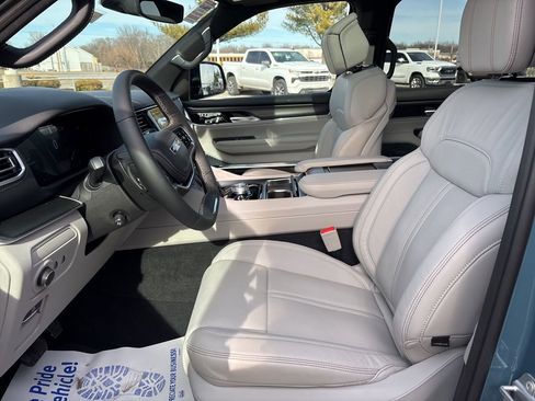 New 2026 Jeep Grand Wagoneer Summit AWD/4WD image 66