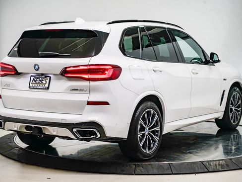 Used 2022 BMW X5 xDrive45e w/ M Sport Package image 4