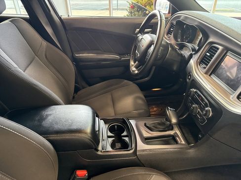 Used 2022 Dodge Charger SXT w/ Blacktop Package image 21