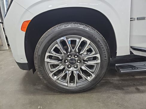 Used 2023 GMC Yukon XL Denali Ultimate w/ LPO, Floor Liner Package image 33