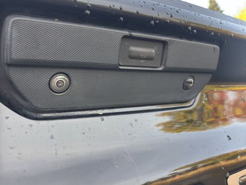 Used 2020 Chevrolet Silverado 1500 LTZ w/ LTZ Premium Package image 38