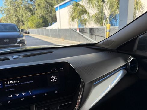 Used 2025 Chevrolet Trax LT image 35