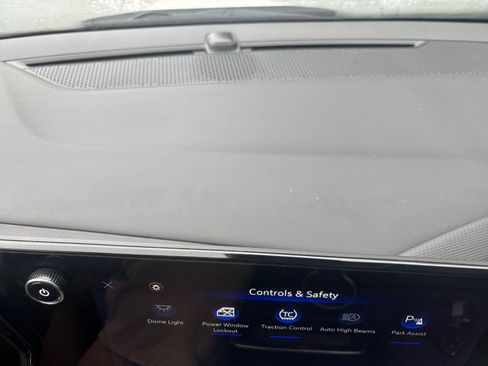 Used 2025 Chevrolet Equinox LT image 17