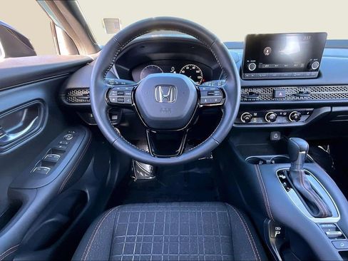 Used 2025 Honda HR-V Sport image 9