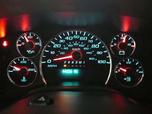 Used 2023 Chevrolet Express 2500 w/ Driver Convenience Package RWD image 16