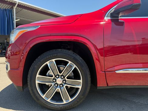 Used 2019 GMC Acadia Denali w/ Technology Package FWD image 10