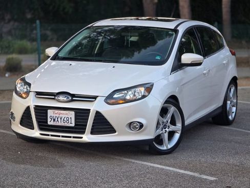Used 2012 Ford Focus Titanium w/ Titanium Handling Pkg FWD image 21