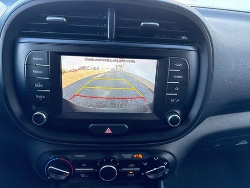 Used 2021 Kia Soul LX image 14