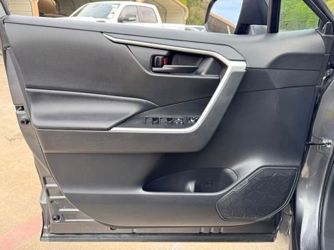 Used 2023 Toyota RAV4 LE image 17