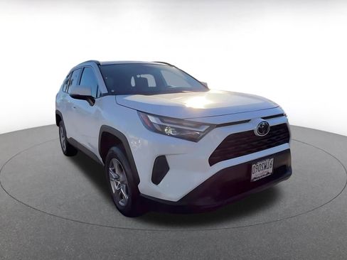 Used 2025 Toyota RAV4 XLE image 3