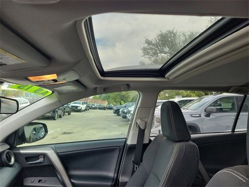 Used 2018 Toyota RAV4 XLE image 13