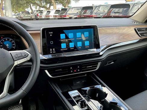New 2026 Volkswagen Atlas SE FWD image 6