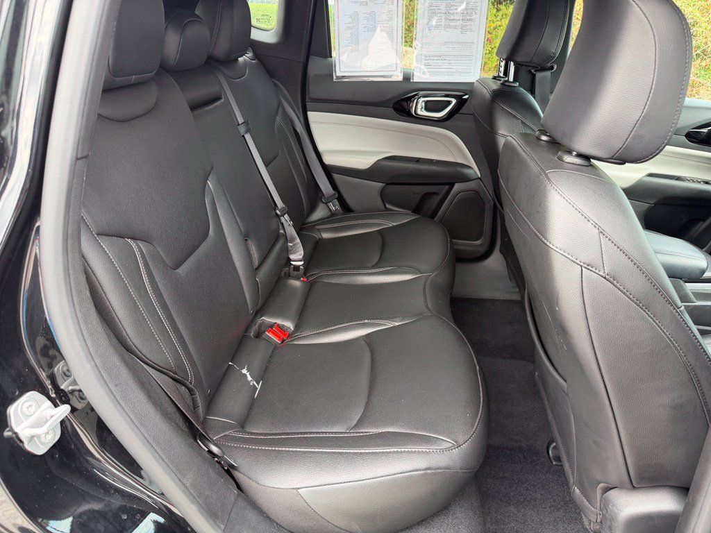 Used 2025 Jeep Compass Limited AWD/4WD image 22