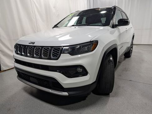 Used 2024 Jeep Compass Limited image 5