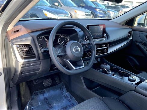 Used 2021 Nissan Rogue SV image 15