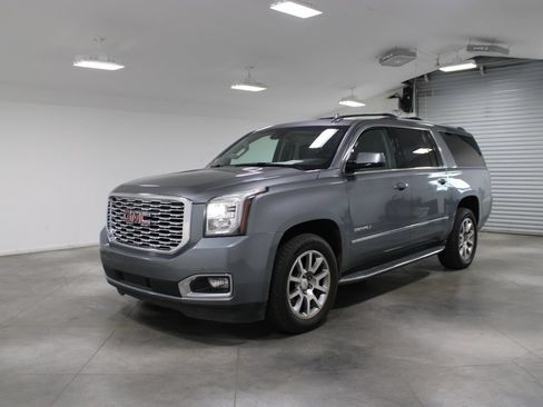 Used 2020 GMC Yukon XL Denali AWD/4WD image 4