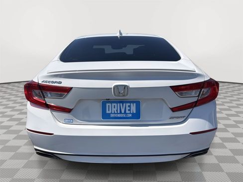 Used 2018 Honda Accord Sport image 5