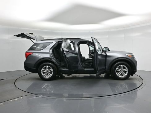 Certified 2022 Ford Explorer XLT image 5