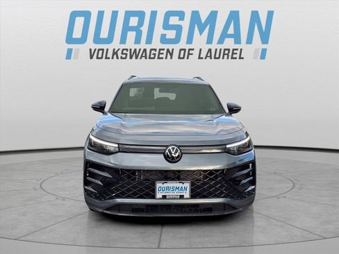 New 2026 Volkswagen Tiguan SE R-Line image 8