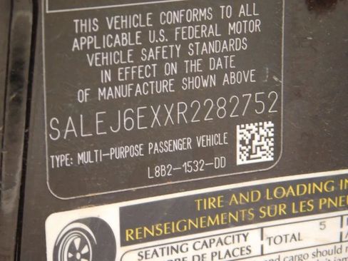 Used 2024 Land Rover Defender 90 S AWD/4WD image 24