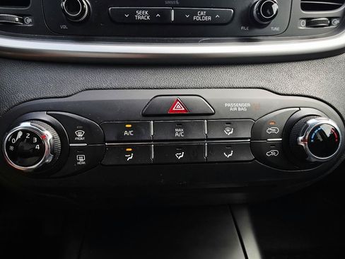 Used 2017 Kia Sorento AWD image 35