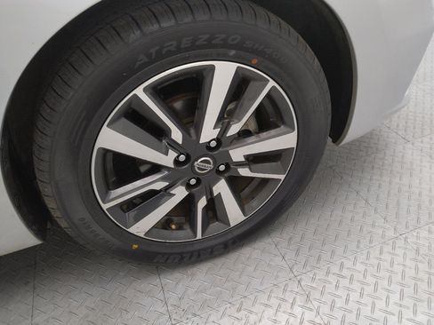 Used 2021 Nissan Versa SV FWD image 31