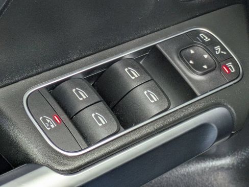 Used 2022 Mercedes-Benz GLB 250 4MATIC image 22