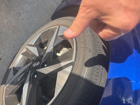 Used 2022 Hyundai Elantra SEL w/ Convenience + Premium Package image 3