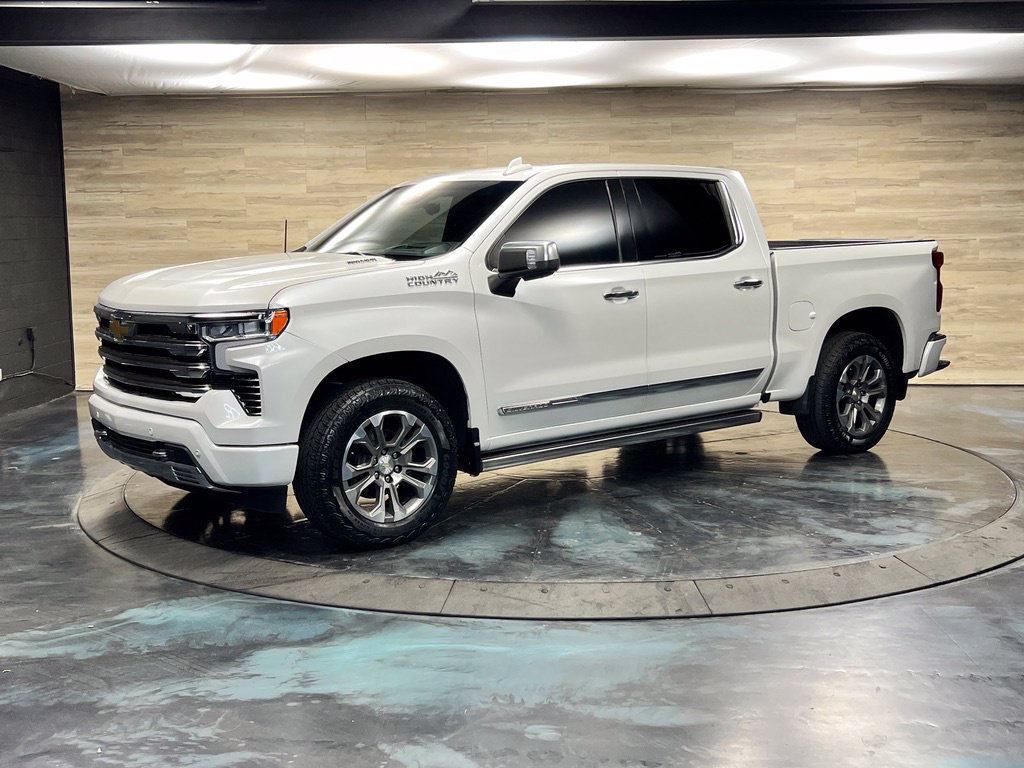 Used 2024 Chevrolet Silverado 1500 High Country w/ Technology Package AWD/4WD image 5
