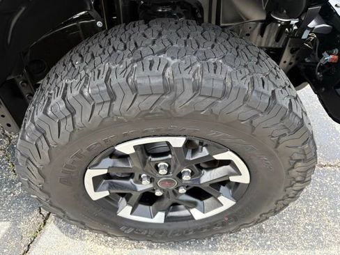 Used 2024 Jeep Wrangler Rubicon AWD/4WD image 19