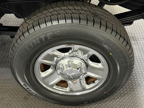 Used 2017 RAM 3500 Tradesman w/ Chrome Appearance Group AWD/4WD image 19