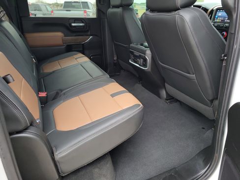 Used 2022 Chevrolet Silverado 2500 High Country w/ Z71 Off-Road Package image 11