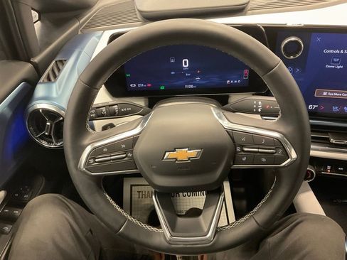 Used 2025 Chevrolet Equinox EV LT w/ Convenience Package II AWD/4WD image 16