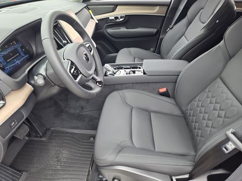 New 2026 Volvo XC90 B5 Plus w/ Protection Package Premier AWD/4WD image 10