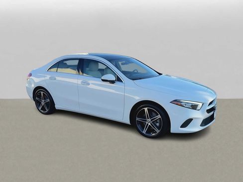 Used 2022 Mercedes-Benz A 220 4MATIC image 2