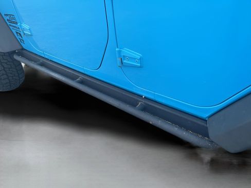 Used 2017 Jeep Wrangler Unlimited Rubicon w/ Connectivity Group image 33