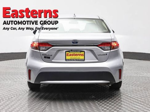 Used 2022 Toyota Corolla LE FWD image 6