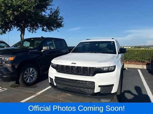 Used 2021 Jeep Grand Cherokee L Laredo AWD/4WD image 2