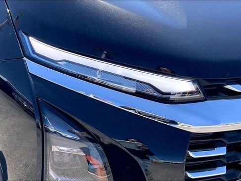 Used 2025 Chevrolet Equinox LT FWD image 24