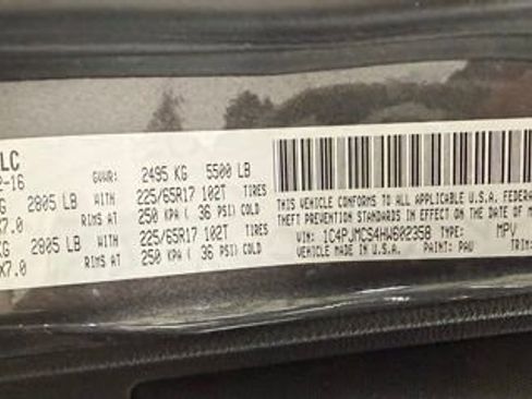 Used 2017 Jeep Cherokee Latitude w/ Cold Weather Group AWD/4WD image 25