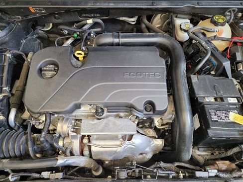 Used 2022 Chevrolet Malibu LT image 30